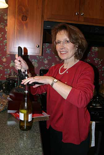 Ruth Hoover, Molly Williams' mom.